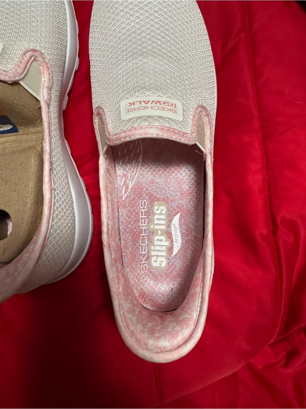 Skechers Womens Slip-On Sneakers in White and Light Pink - Picture 3 of 4